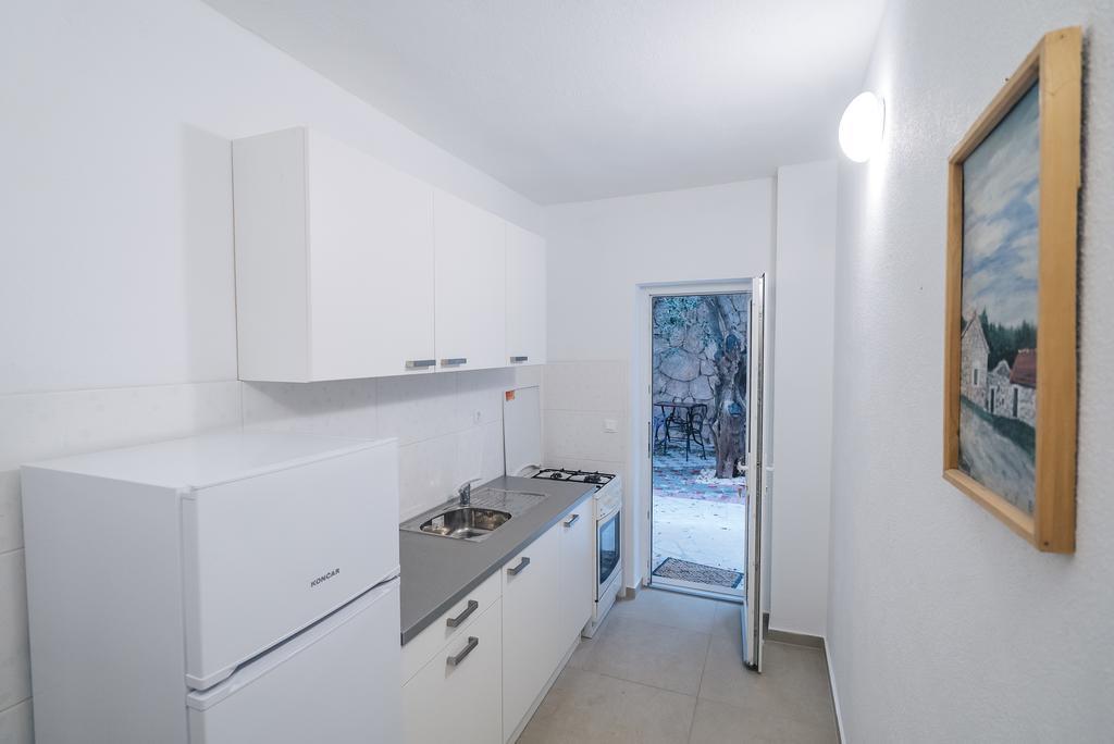 Apt White Idyll, 3 Bedrooms, 3 Bathrooms, Terrace Apt Promajna Luaran gambar