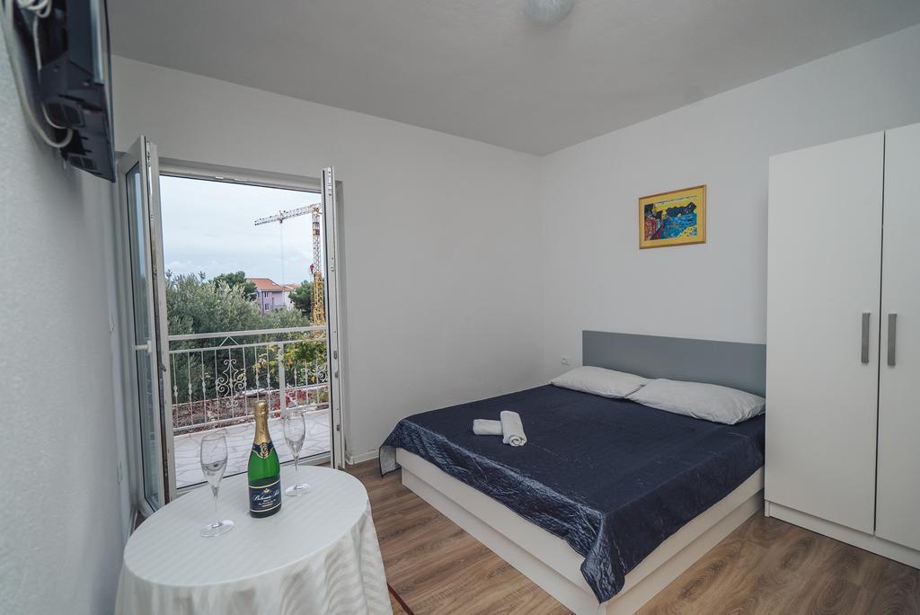 Apt White Idyll, 3 Bedrooms, 3 Bathrooms, Terrace Apt Promajna Luaran gambar